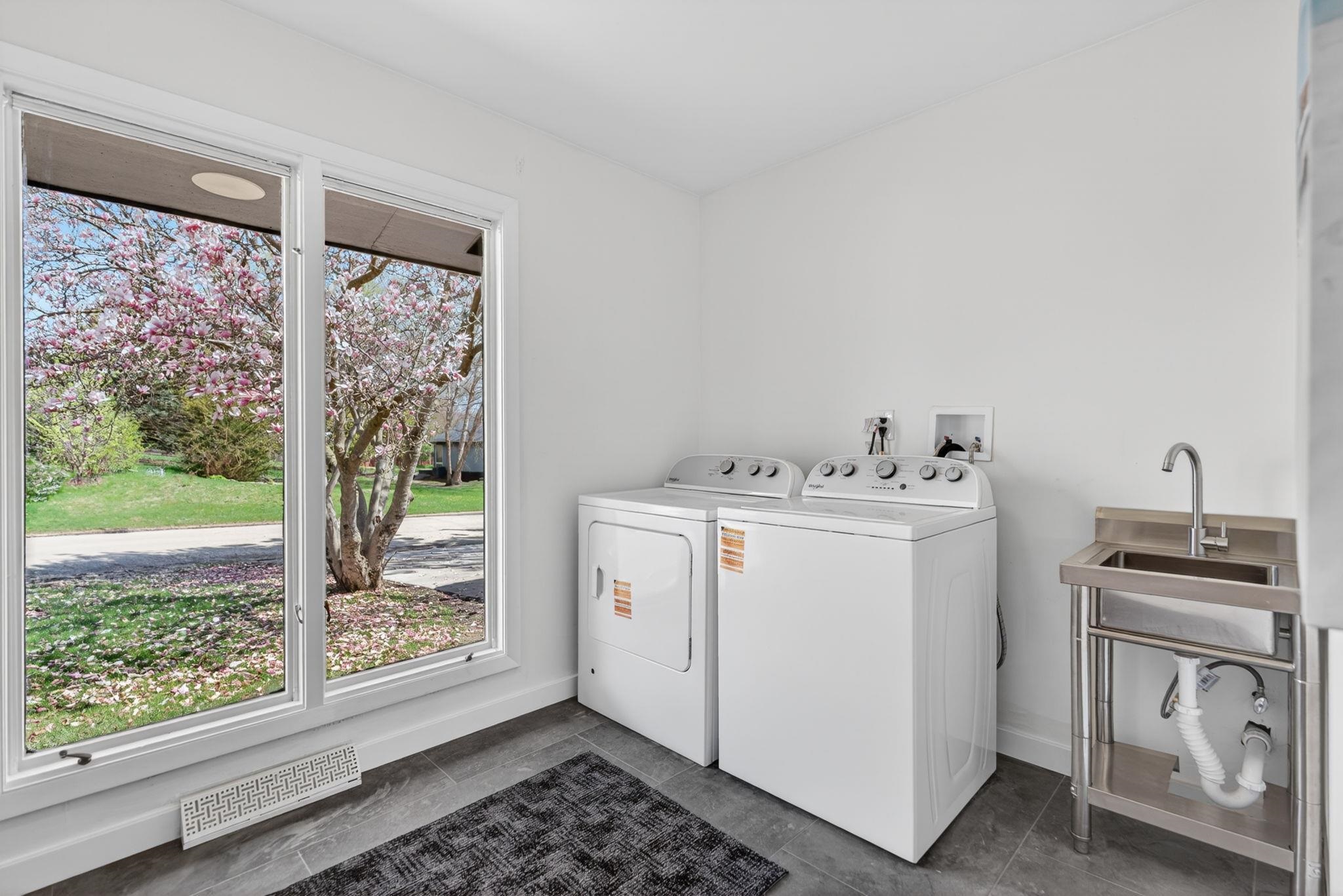 5075 Welsh Road Rockford, IL 61107 - Photo 25 of 54 a utility room with dryer and washer