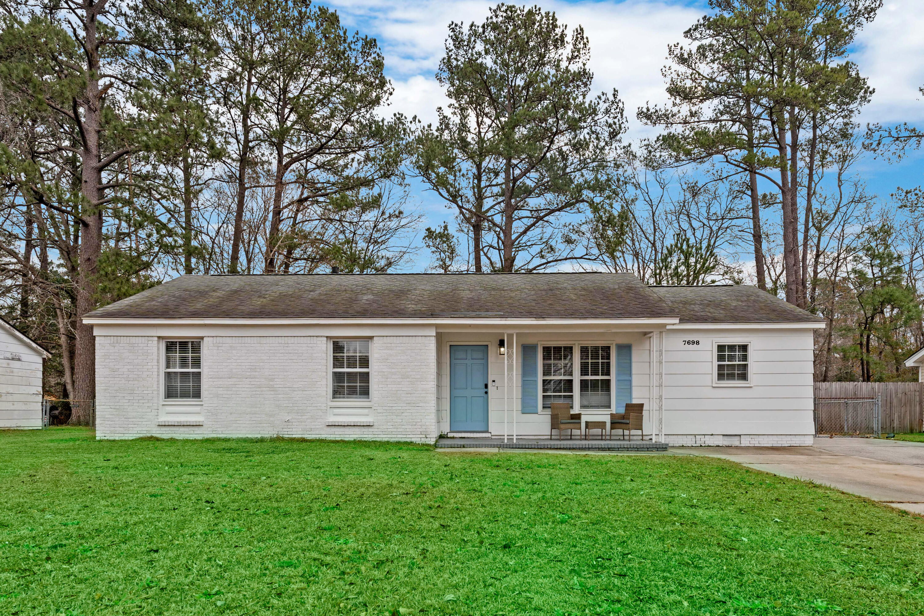 7698 Chippendale Road