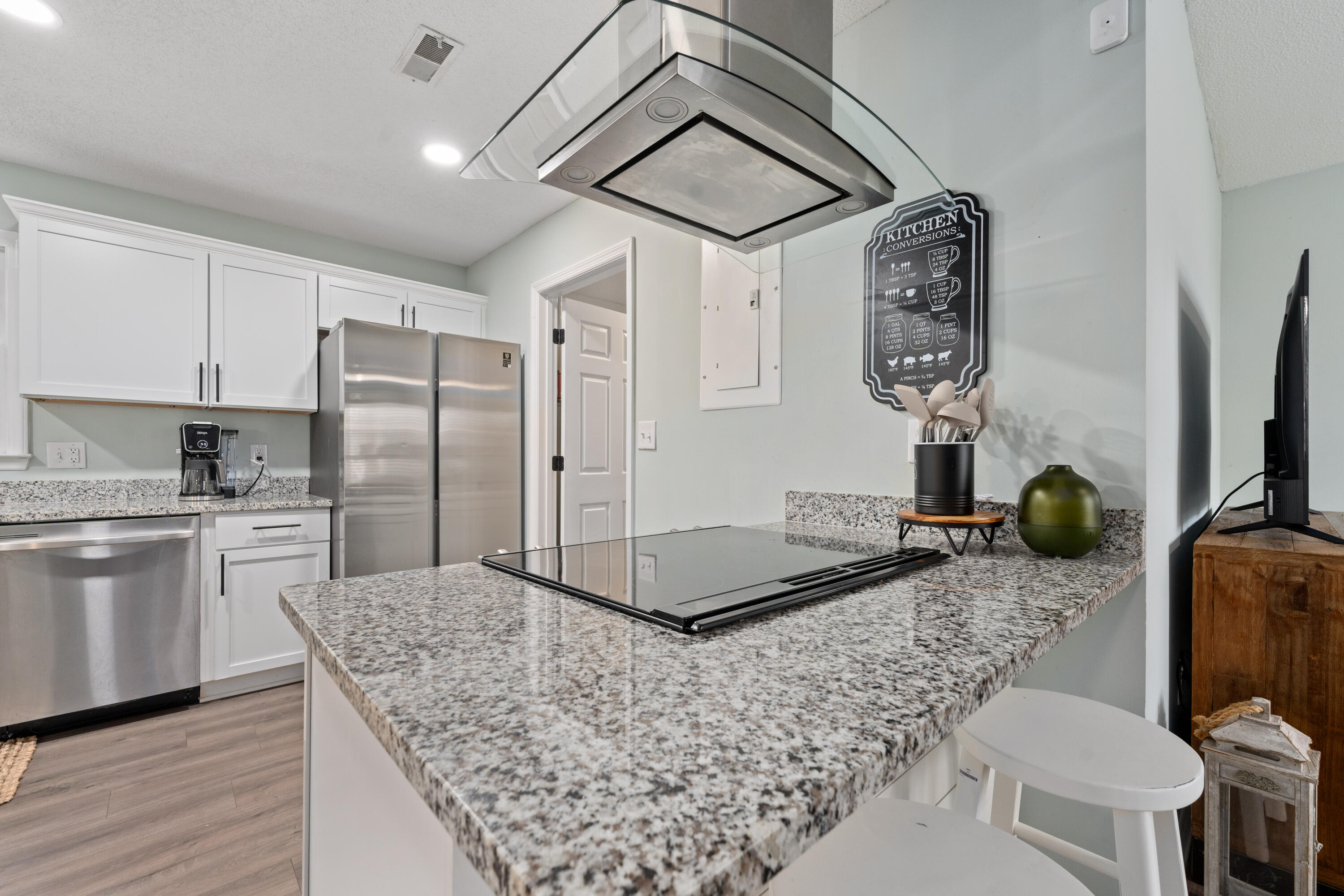 7698 Chippendale Road North Charleston, SC 29420 - Photo 13 of 41 kitchen