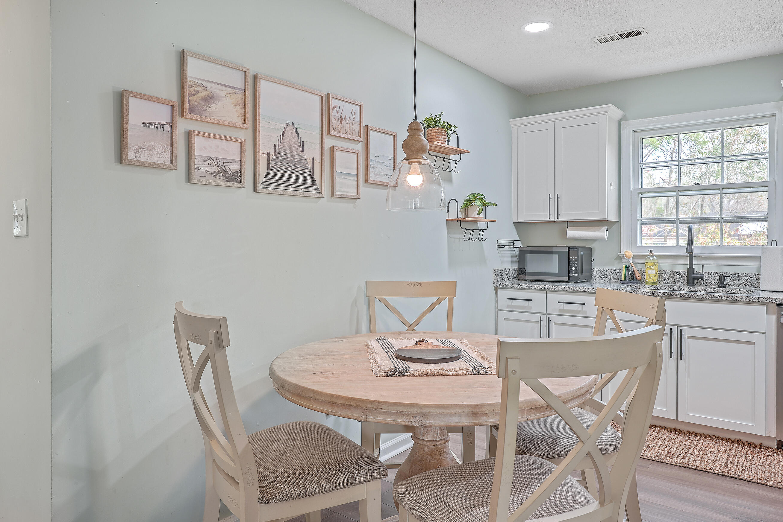 7698 Chippendale Road North Charleston, SC 29420 - Photo 17 of 41 kitchen