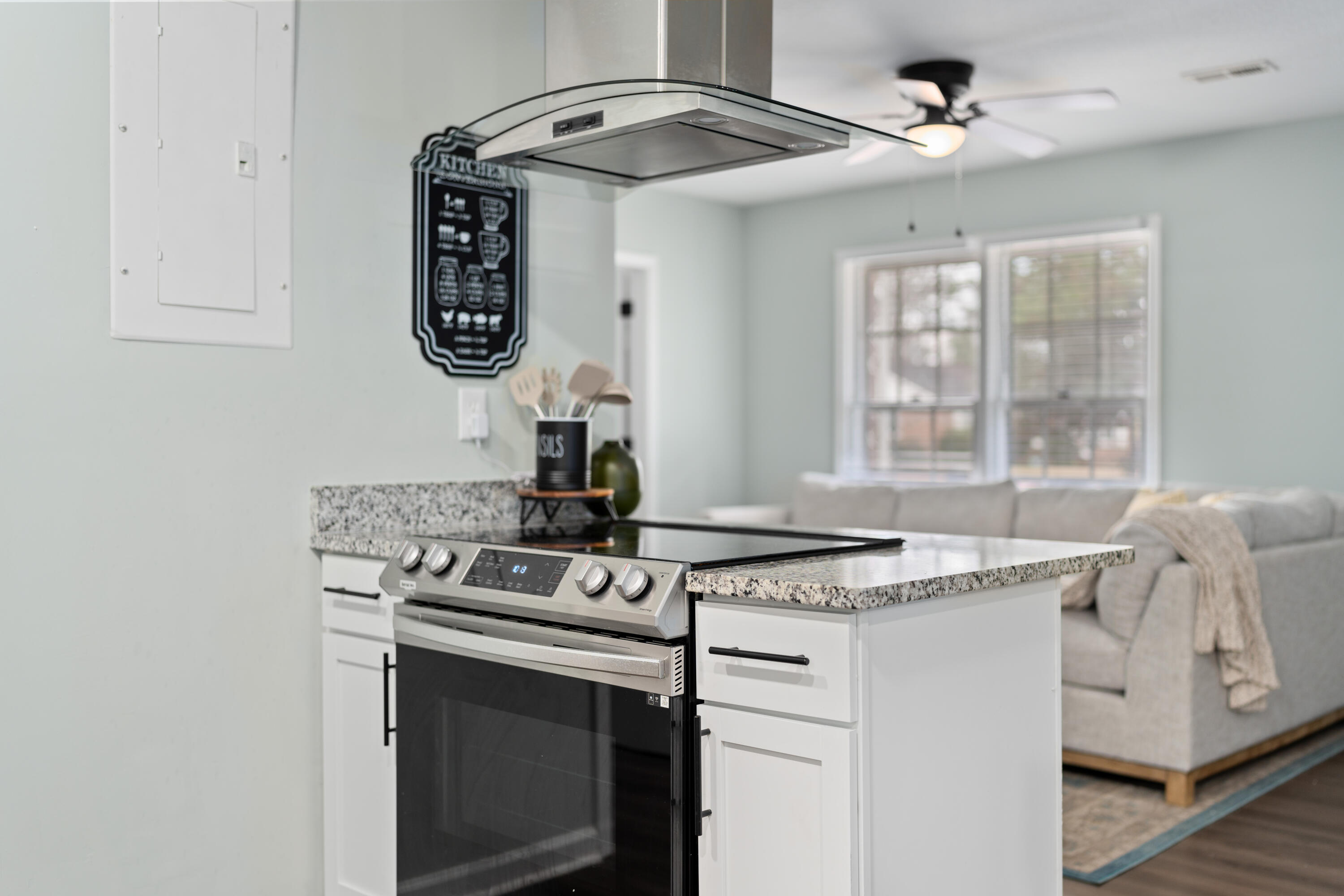 7698 Chippendale Road North Charleston, SC 29420 - Photo 10 of 41 kitchen