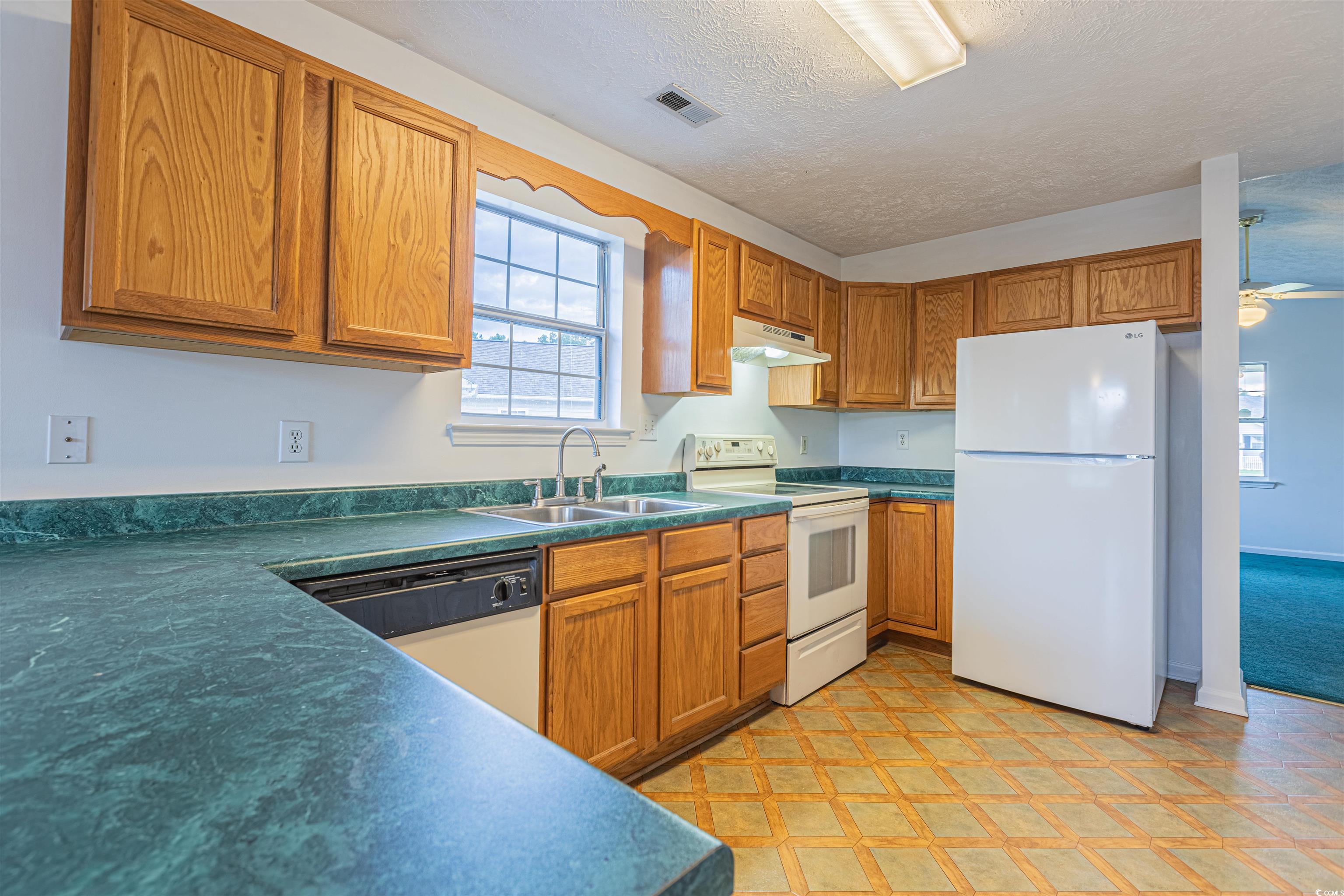 8089 Bark Court Murrells Inlet, SC 29576 - Photo 3 of 30 Gallery Image 3