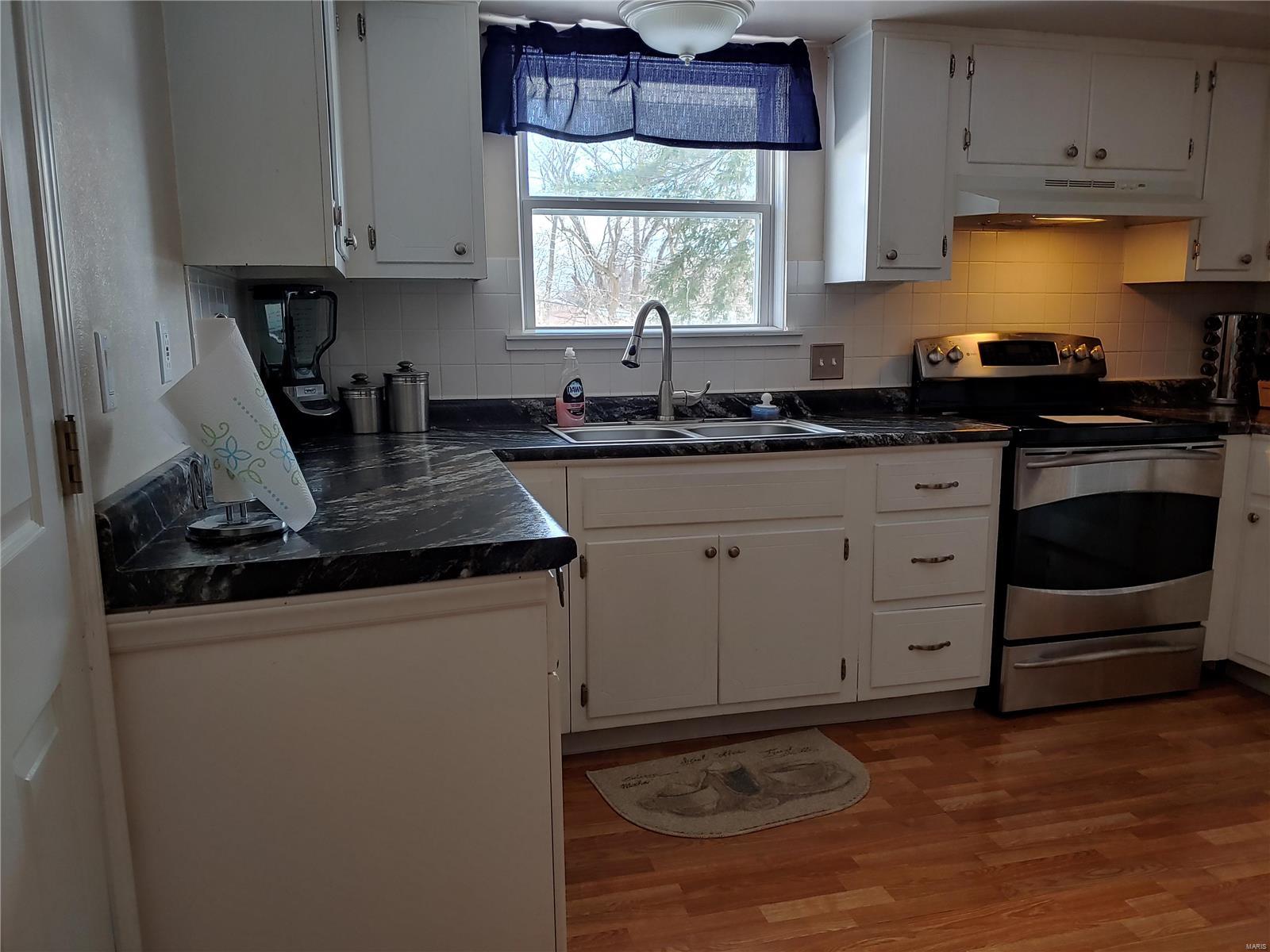 1300 Springfield Drive Belleville, IL 62221 - Photo 8 of 26 Gallery Image 8