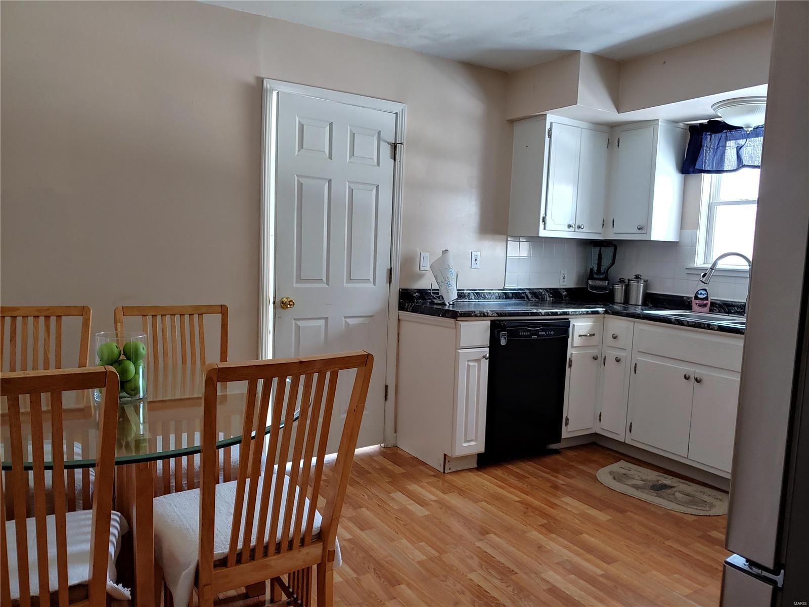 1300 Springfield Drive Belleville, IL 62221 - Photo 10 of 26 Gallery Image 10