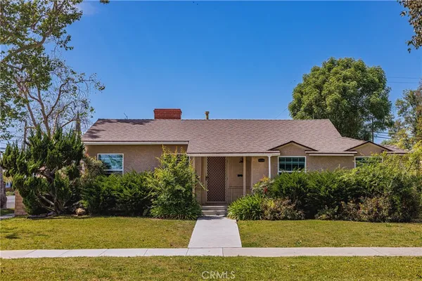 $1,199,000 | 3801 Gundry Avenue, Long Beach, CA 90807