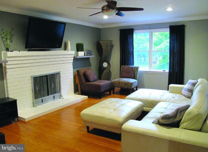 2606 Jonathan Road Ellicott City, MD 21042 - Photo 14 of 30 Family Room