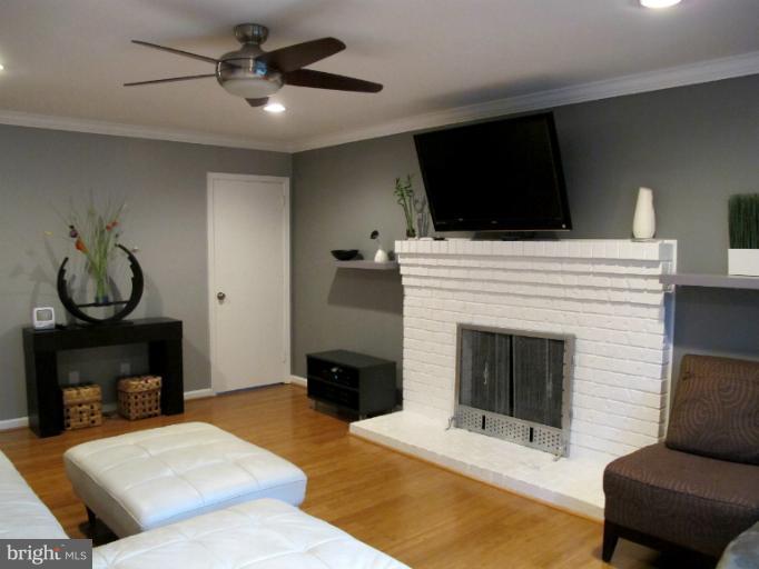 2606 Jonathan Road Ellicott City, MD 21042 - Photo 22 of 30 Family Room