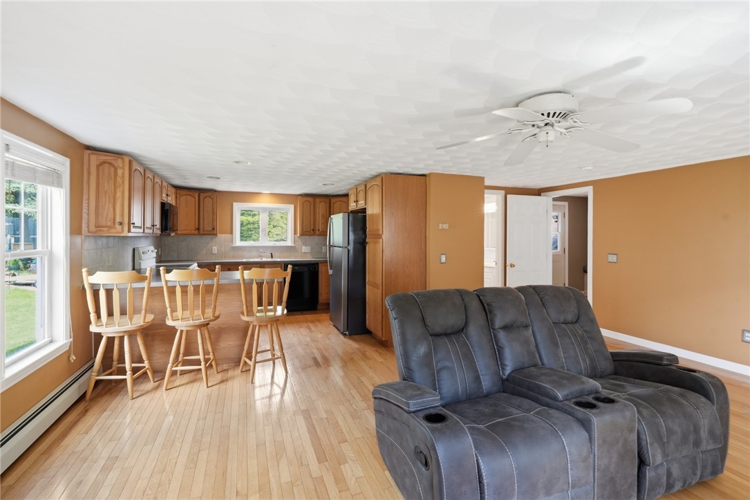128 Grandview Avenue Lincoln, RI 02865 - Photo 30 of 48 Addition living room