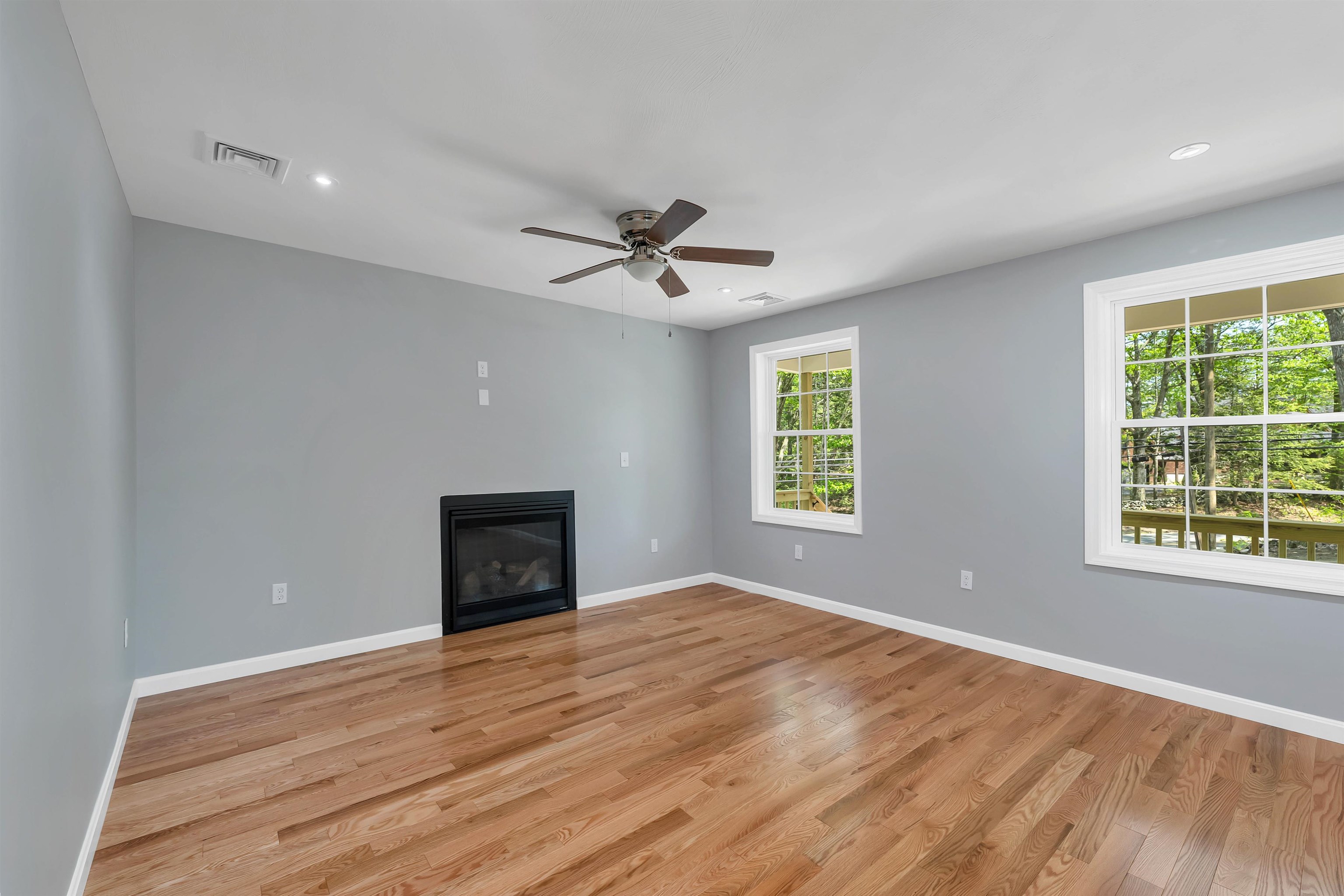 256 North Road Deerfield, NH 03037 - Photo 3 of 32