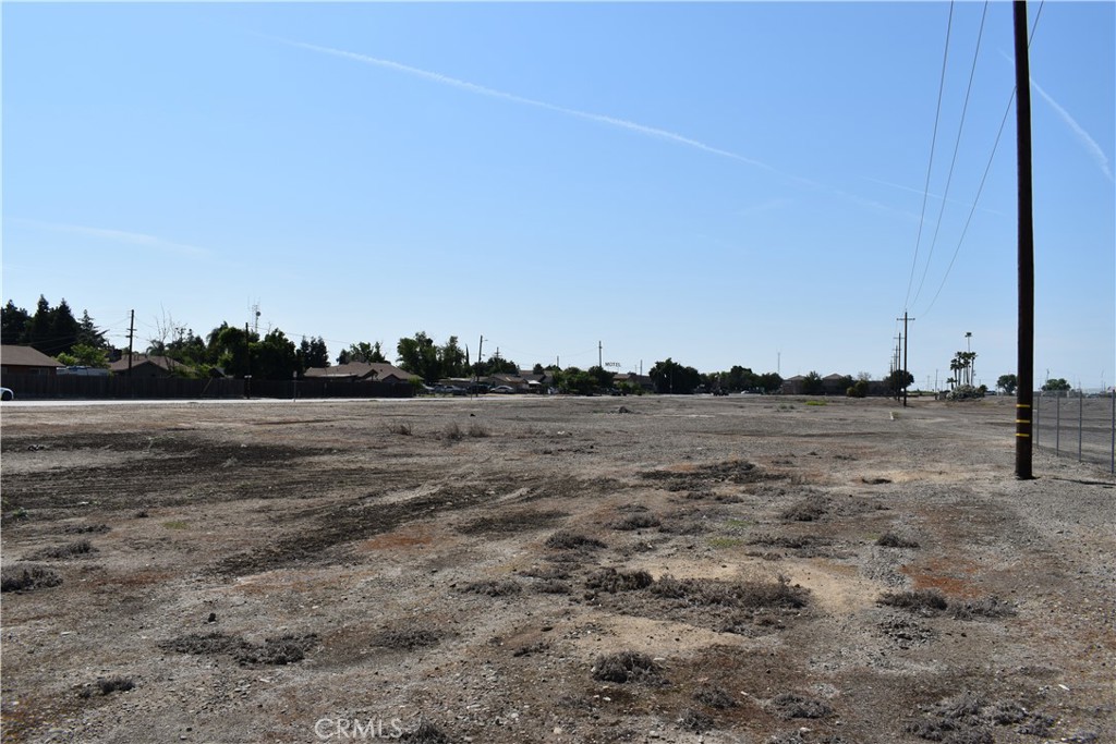 430 South Front Street Chowchilla, CA 93610 - Photo 2 of 6 a view of a lake view