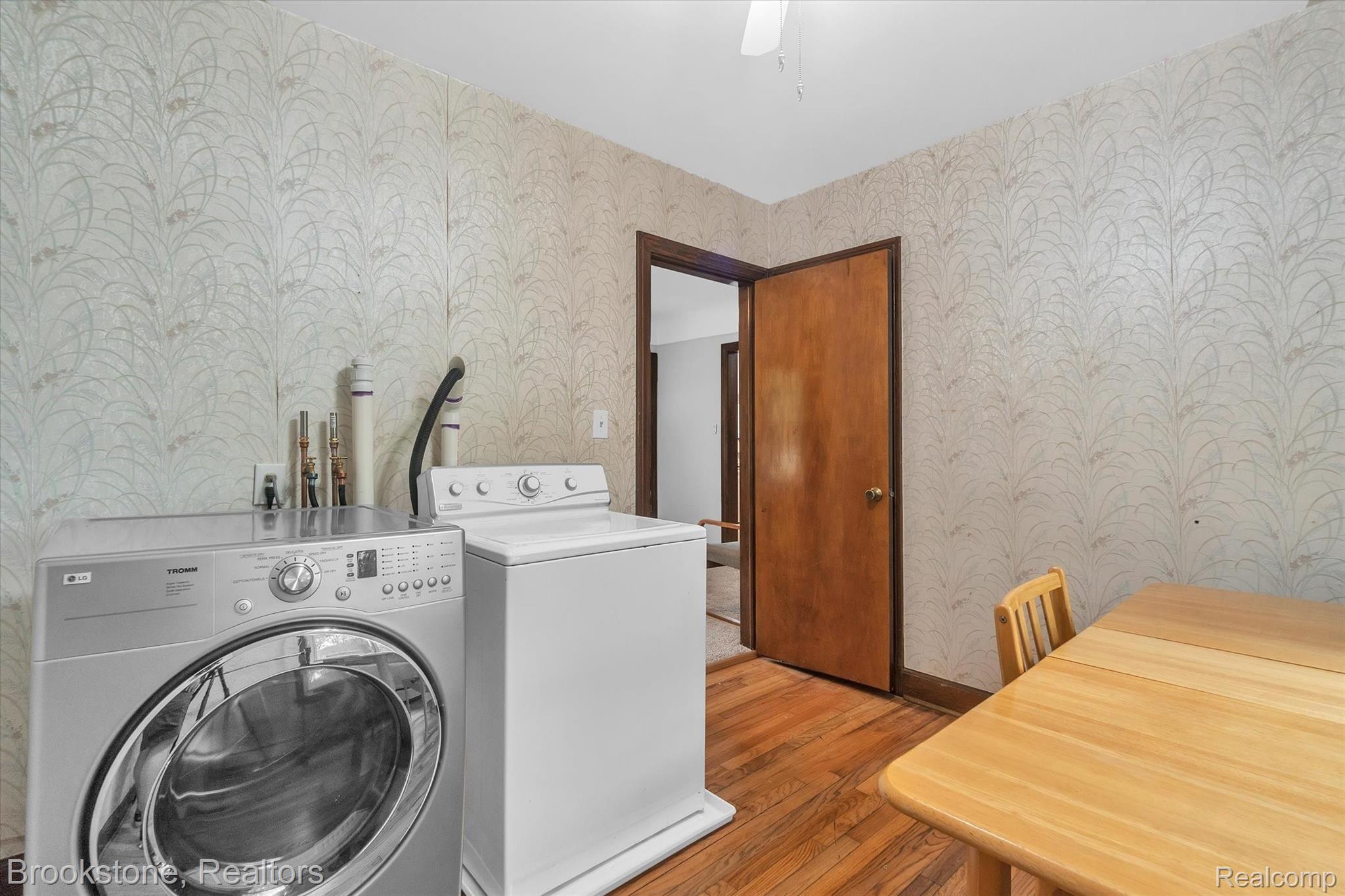 3740 John R Road Rochester, MI 48307 - Photo 24 of 33 24-3740-John-R-Rd-WindowStill-Real-Estate-Photography-24.jpg