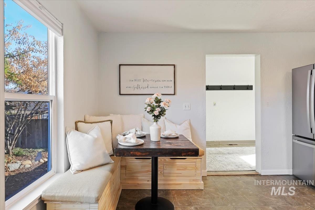 3111 West Palouse Street Boise, ID 83705 - Photo 5 of 32 Sitting room with baseboards