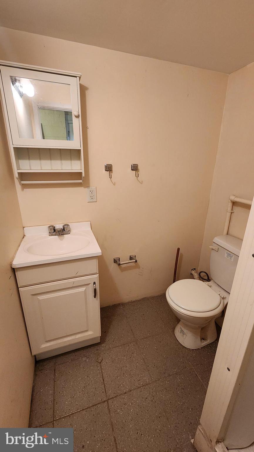 9429 Curran Road Silver Spring, MD 20901 - Photo 31 of 41 4th Bath