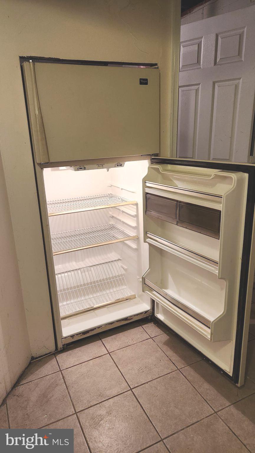 9429 Curran Road Silver Spring, MD 20901 - Photo 32 of 41 3rd Working Fridge