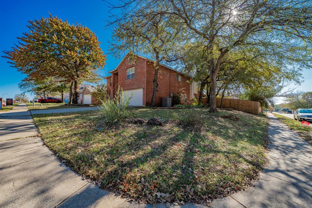 2001 Barton Springs Drive Corinth, TX 76210 - Photo 3 of 38