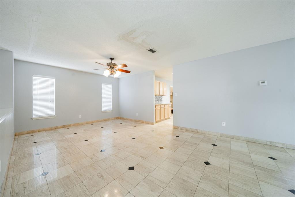 2001 Barton Springs Drive Corinth, TX 76210 - Photo 8 of 38