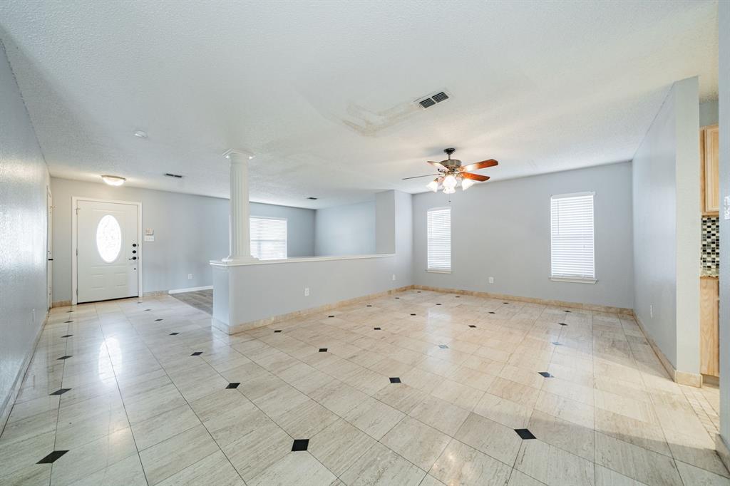 2001 Barton Springs Drive Corinth, TX 76210 - Photo 9 of 38