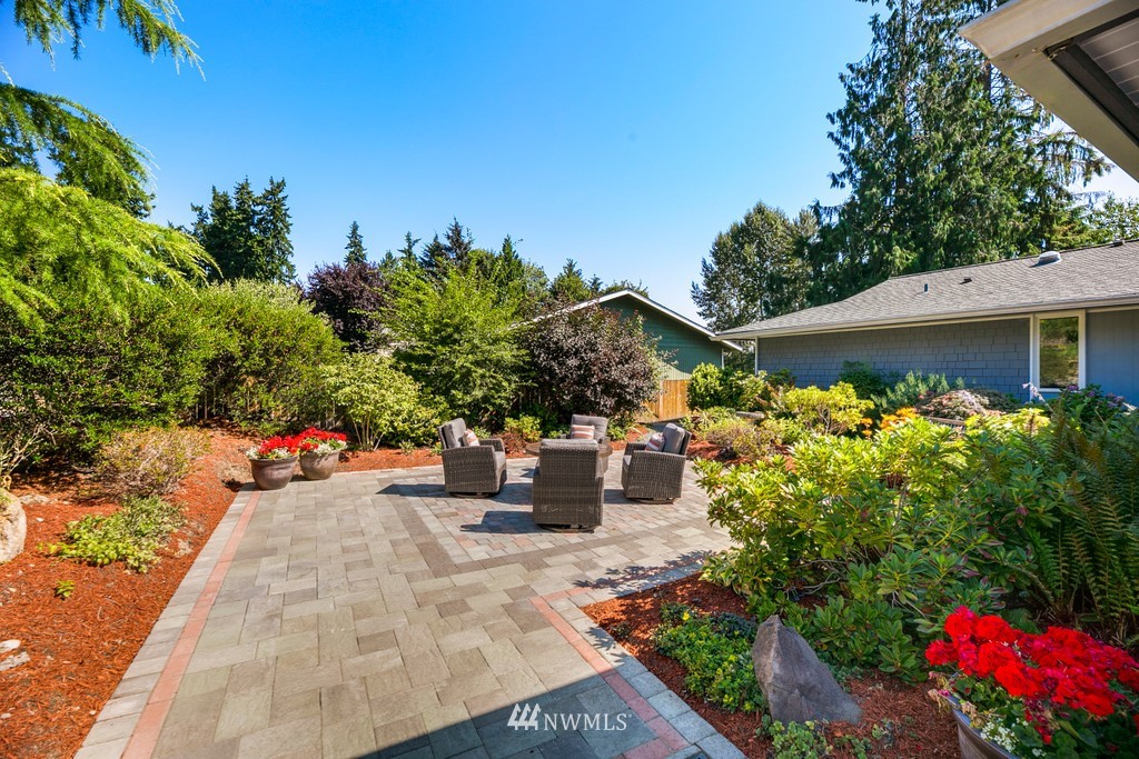 22317 4th Avenue Southeast Bothell, WA 98021 - Photo 2 of 29