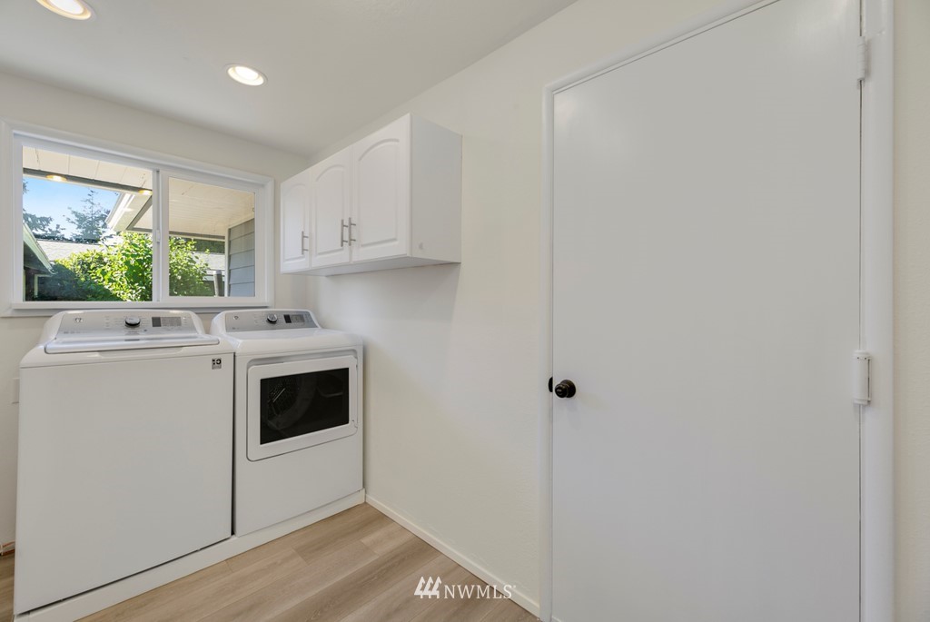 22317 4th Avenue Southeast Bothell, WA 98021 - Photo 17 of 29