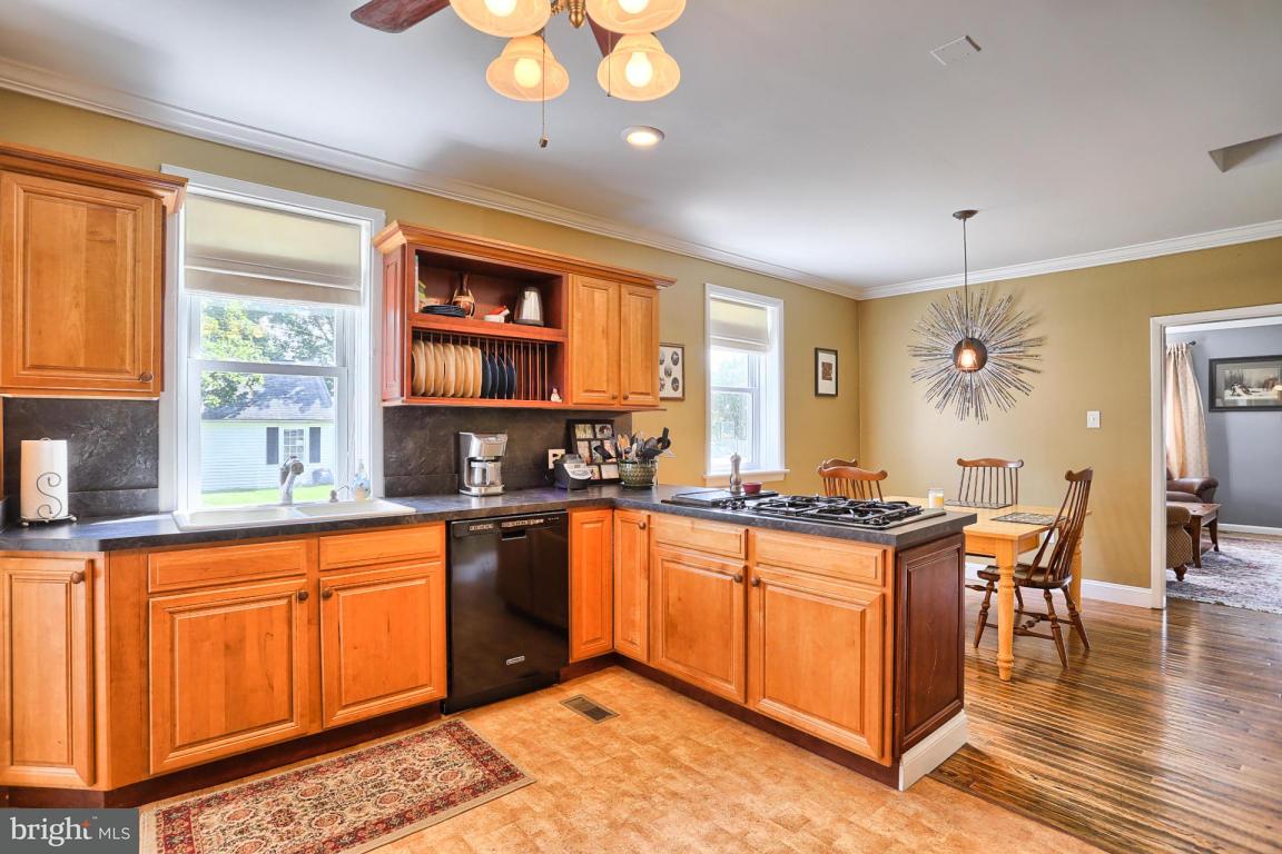 215 North Liberty Street Lititz, PA 17543 - Photo 23 of 35