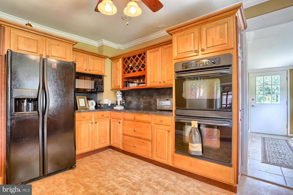 215 North Liberty Street Lititz, PA 17543 - Photo 25 of 35