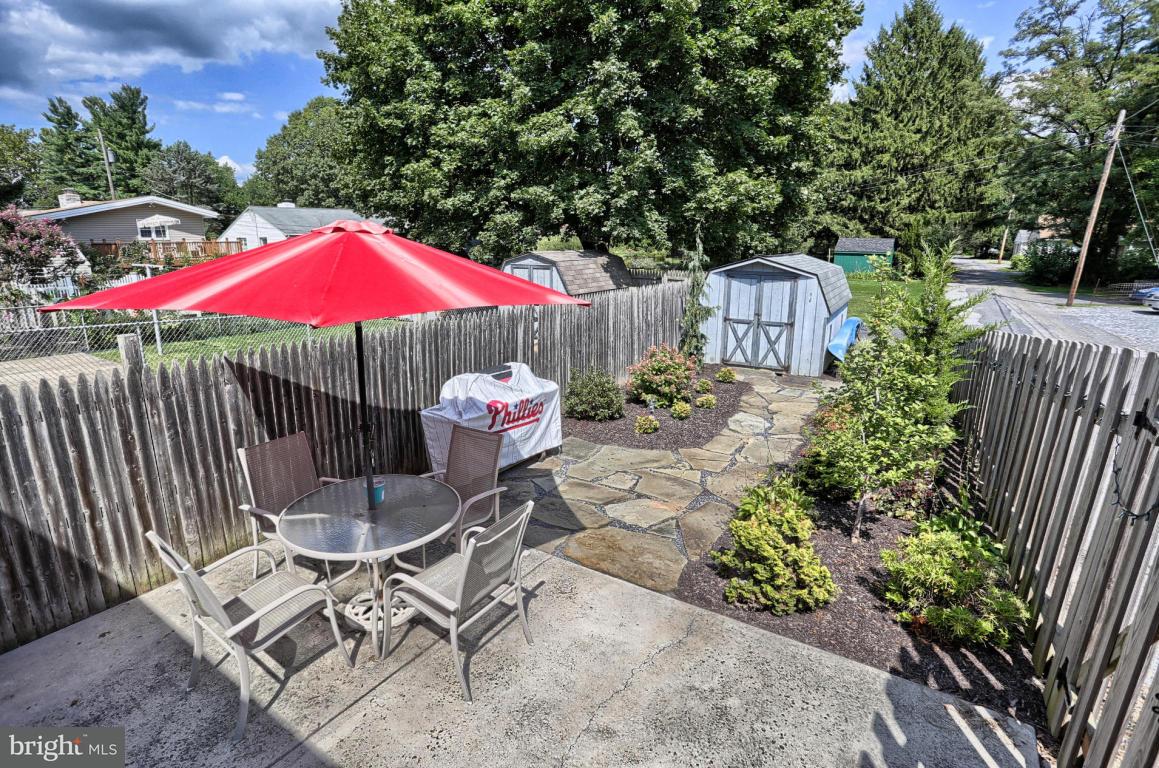 215 North Liberty Street Lititz, PA 17543 - Photo 8 of 35