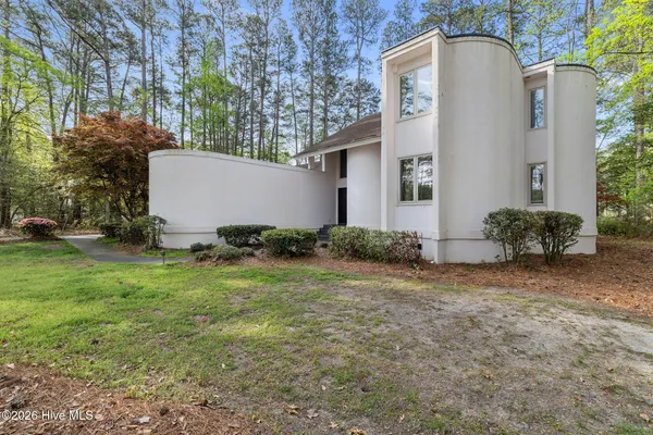 $438,000 | 5007 Country Club Drive North, Wilson, NC 27896