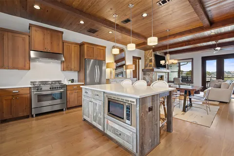 $1,850,000 | 2217 Sea Biscuit Cove, Unit 127, Spicewood, TX 78669