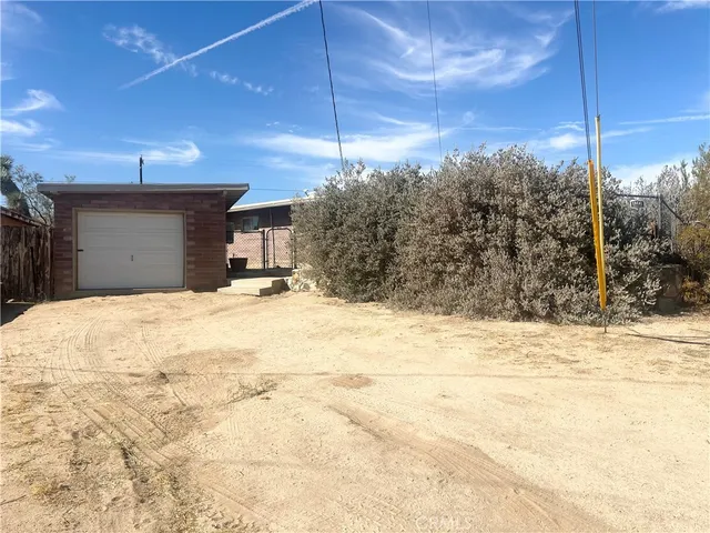 $225,000 | 6124 El Reposo Street, Joshua Tree, CA 92252