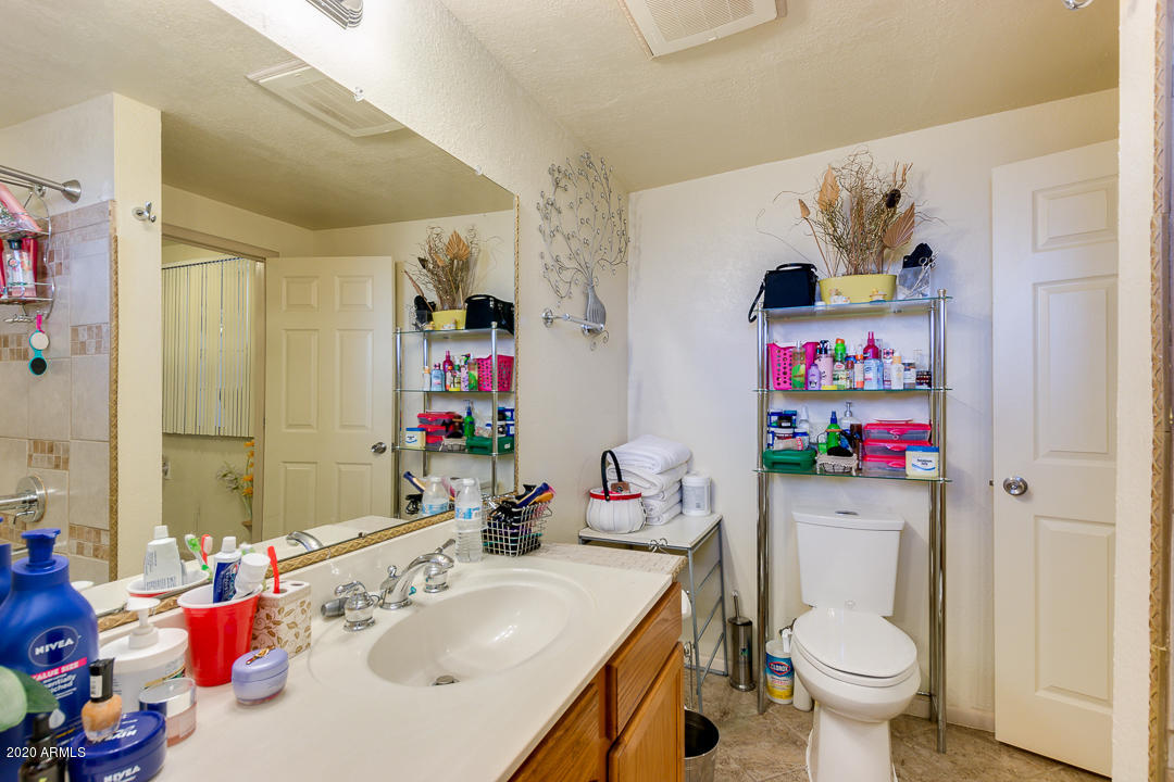 3315 West Bethany Home Road Phoenix, AZ 85017 - Photo 11 of 22 MASTER BATH 1