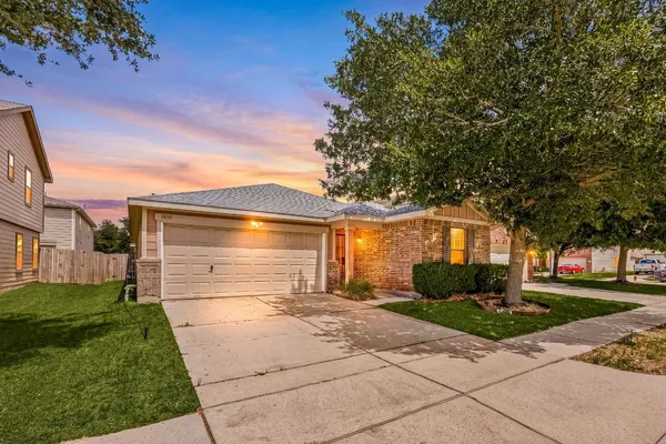 $239,900 | 1010 Hummingbird Point Lane, Houston, TX 77090