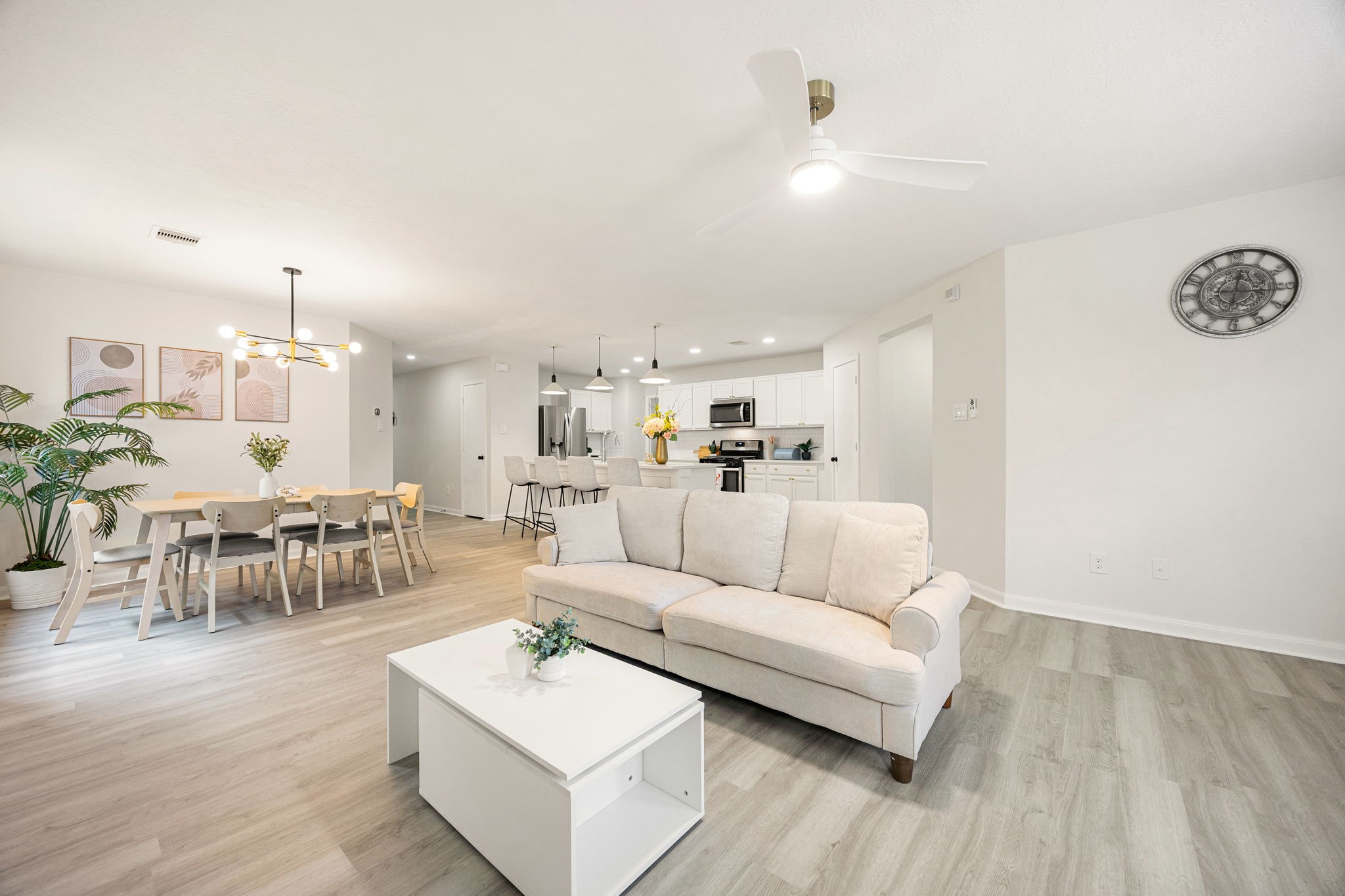 1010 Hummingbird Point Lane Houston, TX 77090 - Photo 2 of 26 Spacious living room filled with natural light, ideal for relaxing or entertaining.