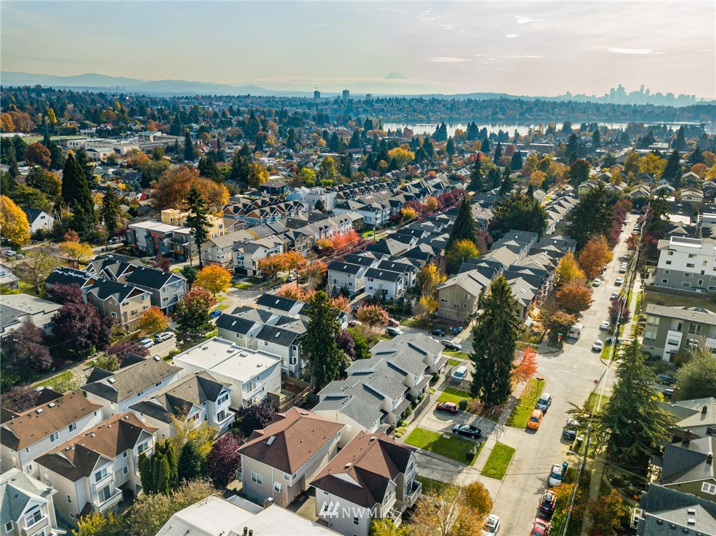8814 Midvale Avenue North, Unit A Seattle, WA 98103 - Photo 13 of 13 Gallery Image 13