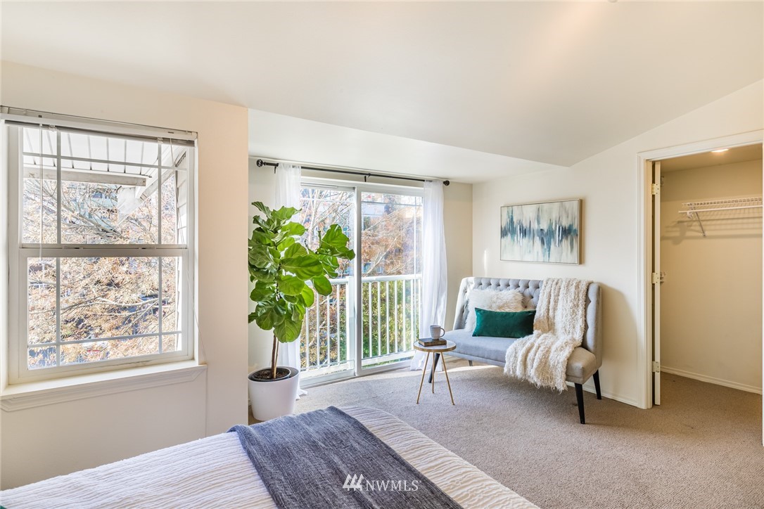 8814 Midvale Avenue North, Unit A Seattle, WA 98103 - Photo 8 of 13 Gallery Image 8