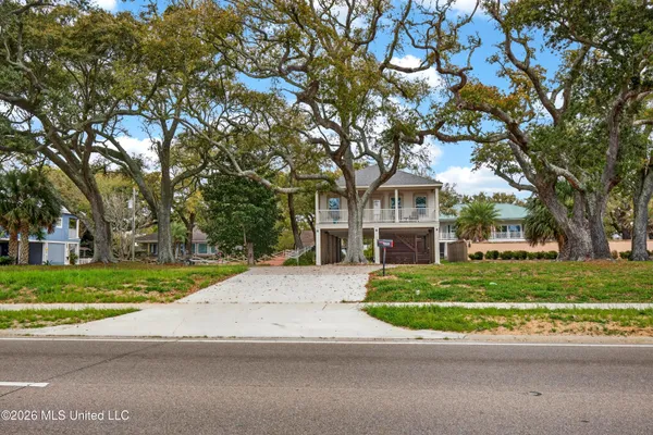 $670,000 | 2524 Beach Boulevard, Biloxi, MS 39531