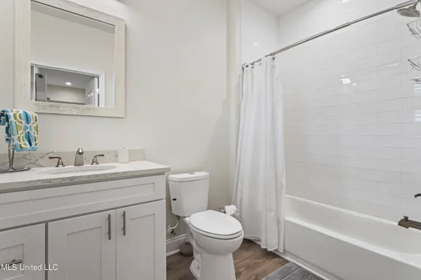 $670,000 | 2524 Beach Boulevard, Biloxi, MS 39531