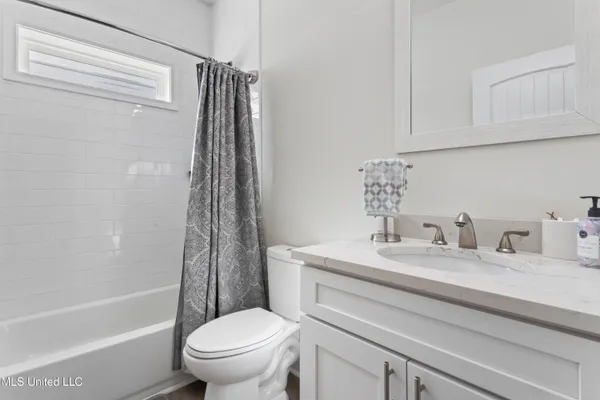 $670,000 | 2524 Beach Boulevard, Biloxi, MS 39531
