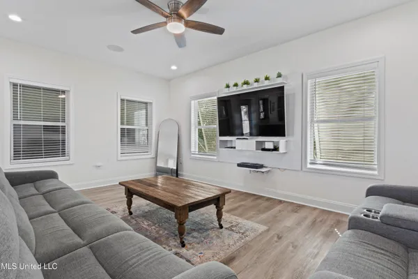 $670,000 | 2524 Beach Boulevard, Biloxi, MS 39531