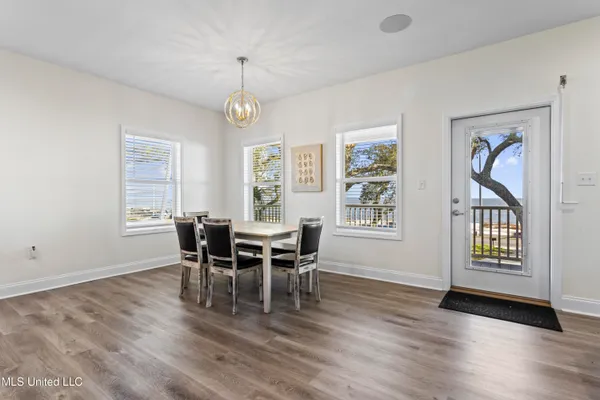 $670,000 | 2524 Beach Boulevard, Biloxi, MS 39531