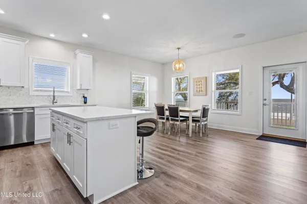 $670,000 | 2524 Beach Boulevard, Biloxi, MS 39531