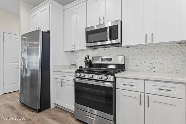 $670,000 | 2524 Beach Boulevard, Biloxi, MS 39531