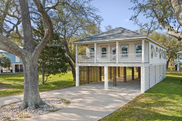 $670,000 | 2524 Beach Boulevard, Biloxi, MS 39531