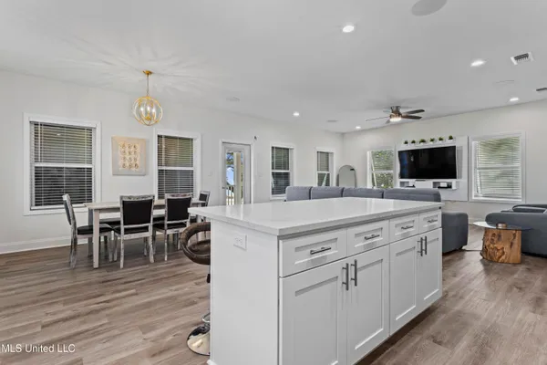 $670,000 | 2524 Beach Boulevard, Biloxi, MS 39531