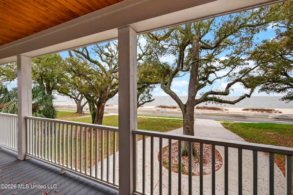 $670,000 | 2524 Beach Boulevard, Biloxi, MS 39531
