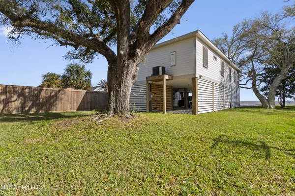 $670,000 | 2524 Beach Boulevard, Biloxi, MS 39531