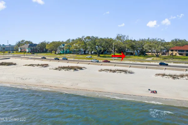 $670,000 | 2524 Beach Boulevard, Biloxi, MS 39531