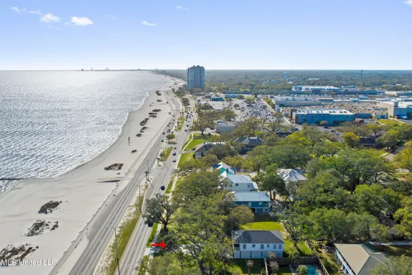 $670,000 | 2524 Beach Boulevard, Biloxi, MS 39531