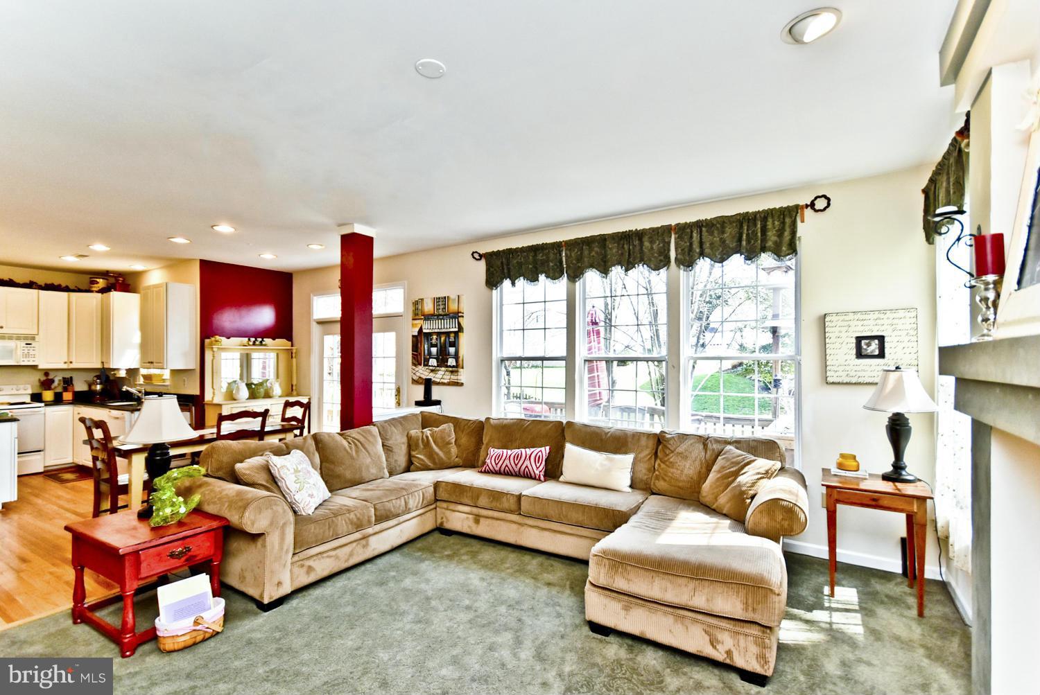 2805 Billhimer Court Crofton, MD 21114 - Photo 12 of 30 Family Room