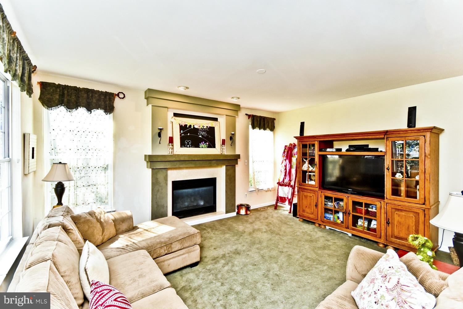 2805 Billhimer Court Crofton, MD 21114 - Photo 13 of 30 Family Room