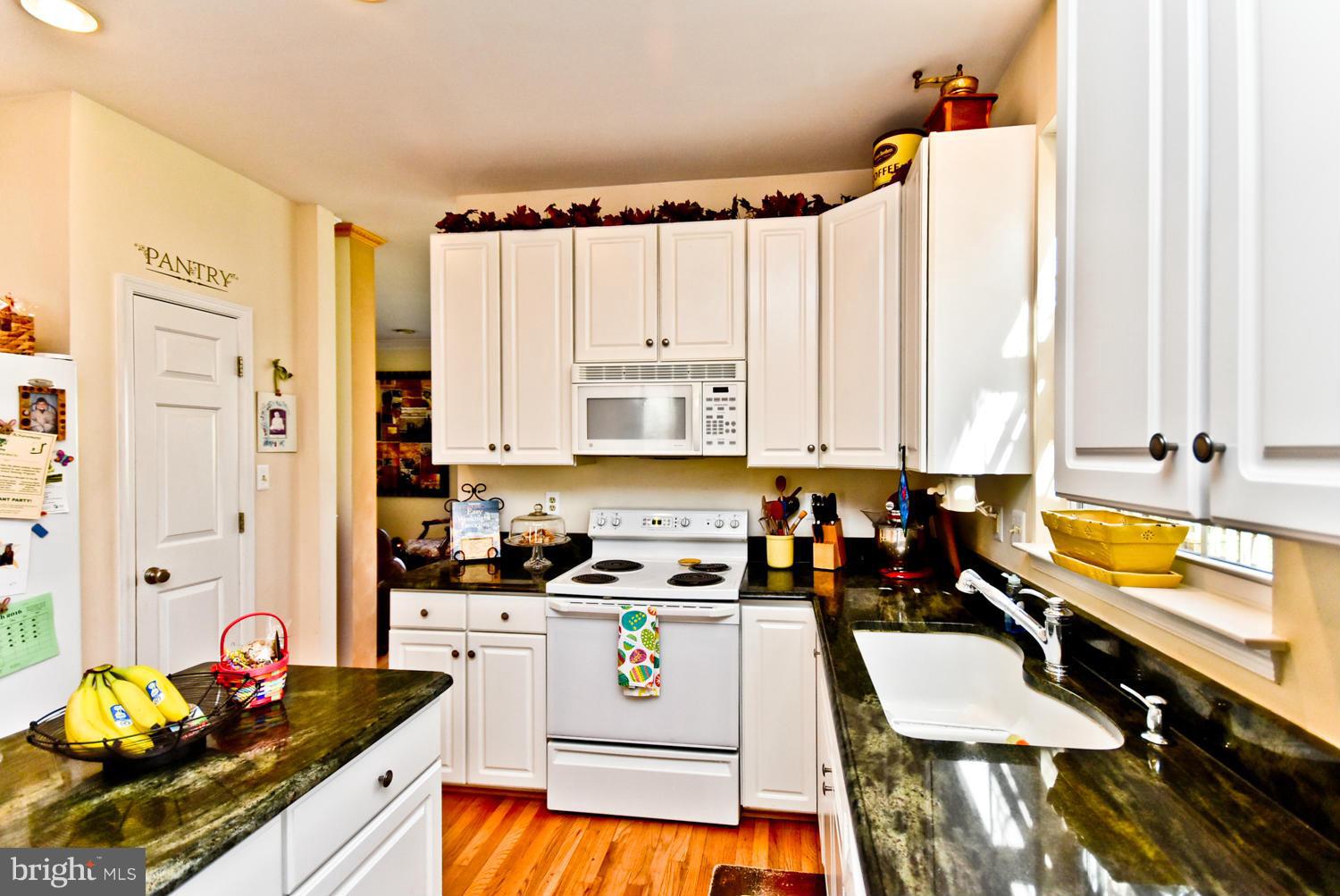 2805 Billhimer Court Crofton, MD 21114 - Photo 8 of 30 Kitchen